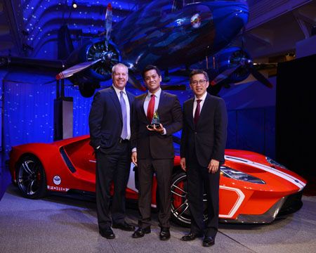 Reconocimiento de Ford a Pirelli