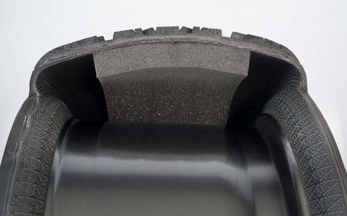 Reduce el ruido provocado por la resonancia de la cavidad del neumático