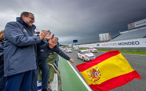 Salida de las 24 Horas Ford