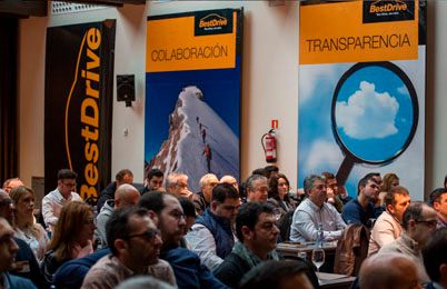 'Sumar fuerzas. Multiplicar resultados'