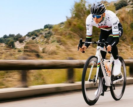 Tadej Pogačar, nuevo embajador global de Continental