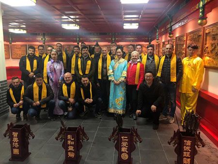 Tiresur y sus clientes en China para ver la fábrica de Triangle