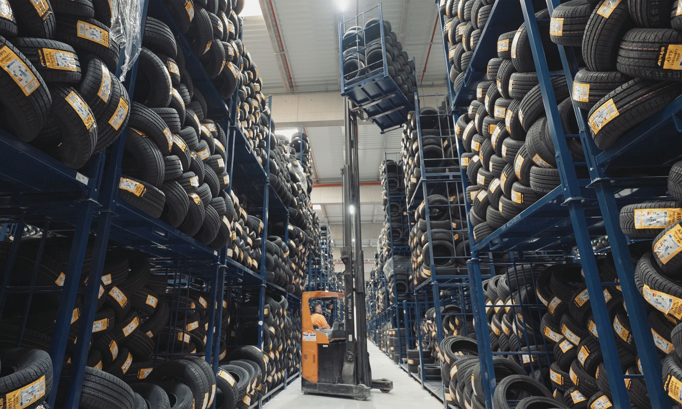 Top Recambios amplía la oferta de neumaticos