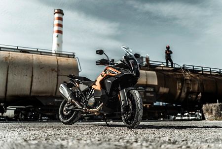  Top Recambios incorpora los neumáticos Mitas a su oferta en el segmento Dos Ruedas