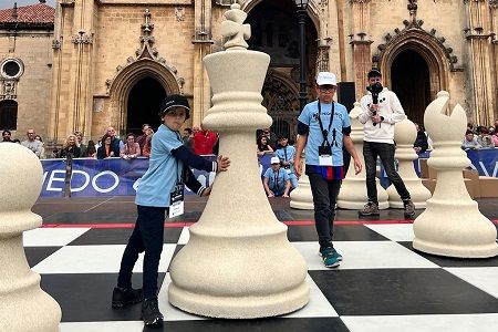 Un rey de 1,80 metros de altura y 220 kg de peso