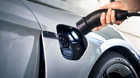 Una de cada cinco ventas en el mercado total del mes fue un vehículo eléctrico