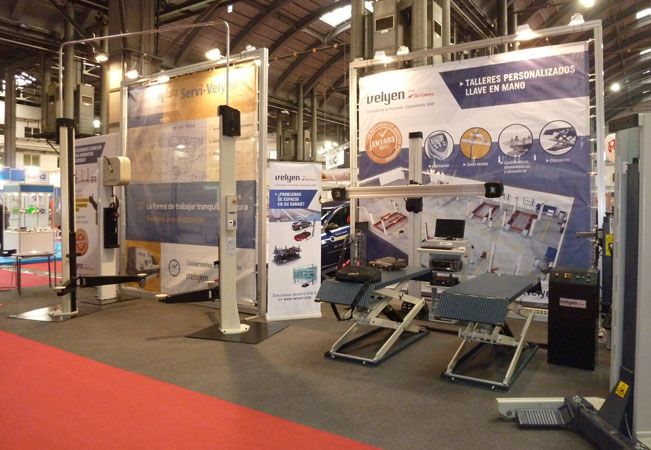 Velyen ofreció como novedad el elevador de turismo y furgones 4EC 1800