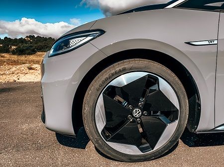 Volkswagen ID.3 con neumáticos Goodyear