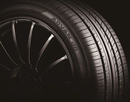 Yokohama ADVAN dB V552